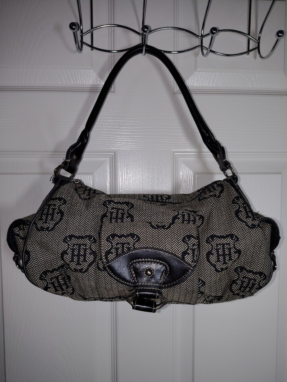 Tommy Hilfiger Black & Cream Herringbone Monogram Shoulder Bag